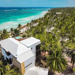 Villa Asisi. Luxury Beachfront