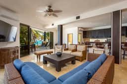 Villa Asisi. Luxury Beachfront - Image 3